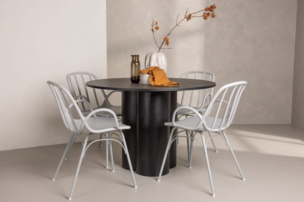 Dyrön & Olivia Matstolar Light Grey + Runda Matbord ⌀110 Black